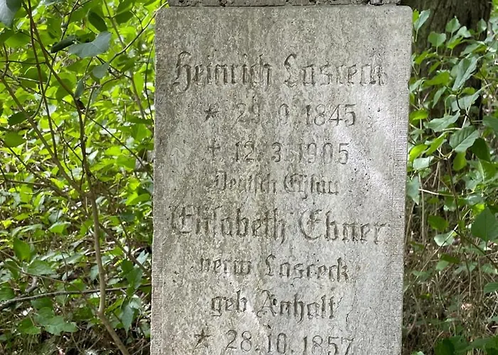 W Goldapi Guest house *